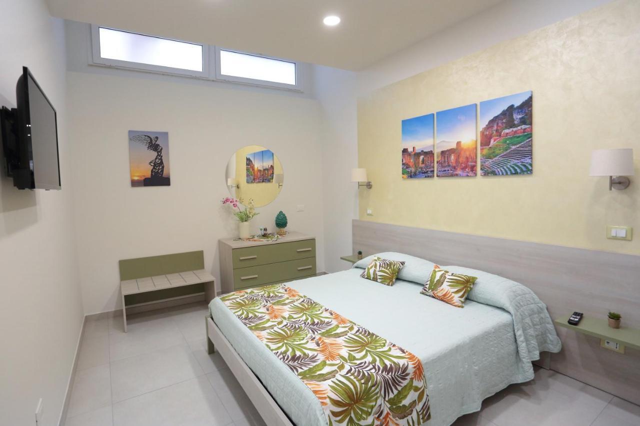 Kris Luxury * Giardini Naxos